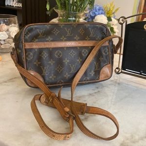 💯 authentic Loui cross bag